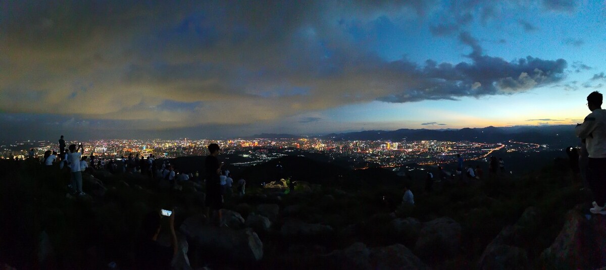 长虫山夜景魅力绽放，夜色中的新篇章